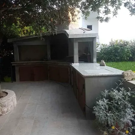 Nane Apartman Banjol