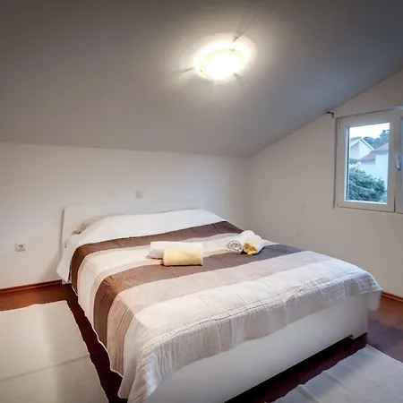 Nane Apartment *