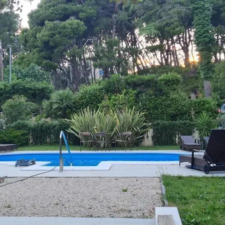 Nane Appartement Banjol